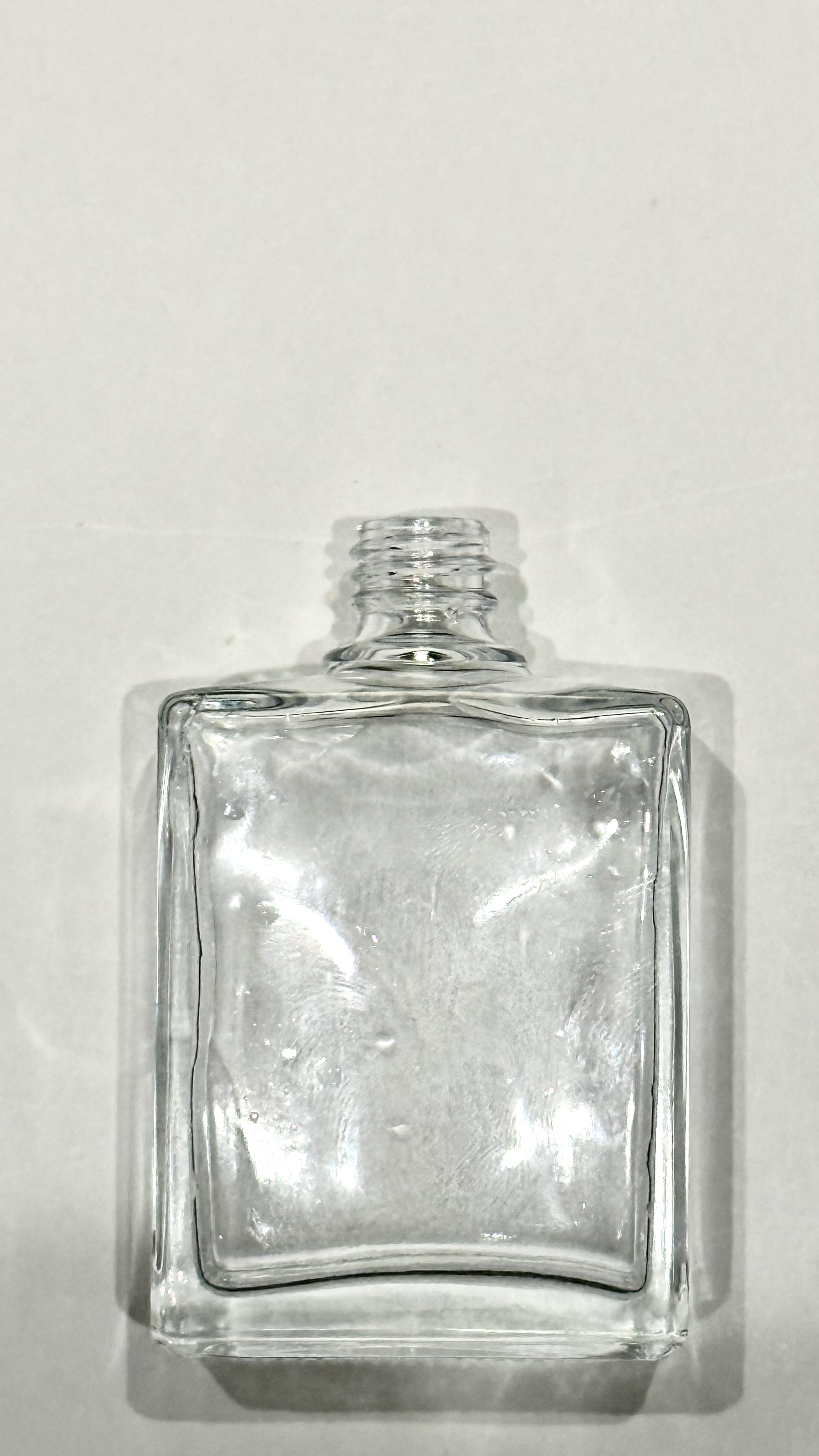 ネジ式の装着前の口元構造