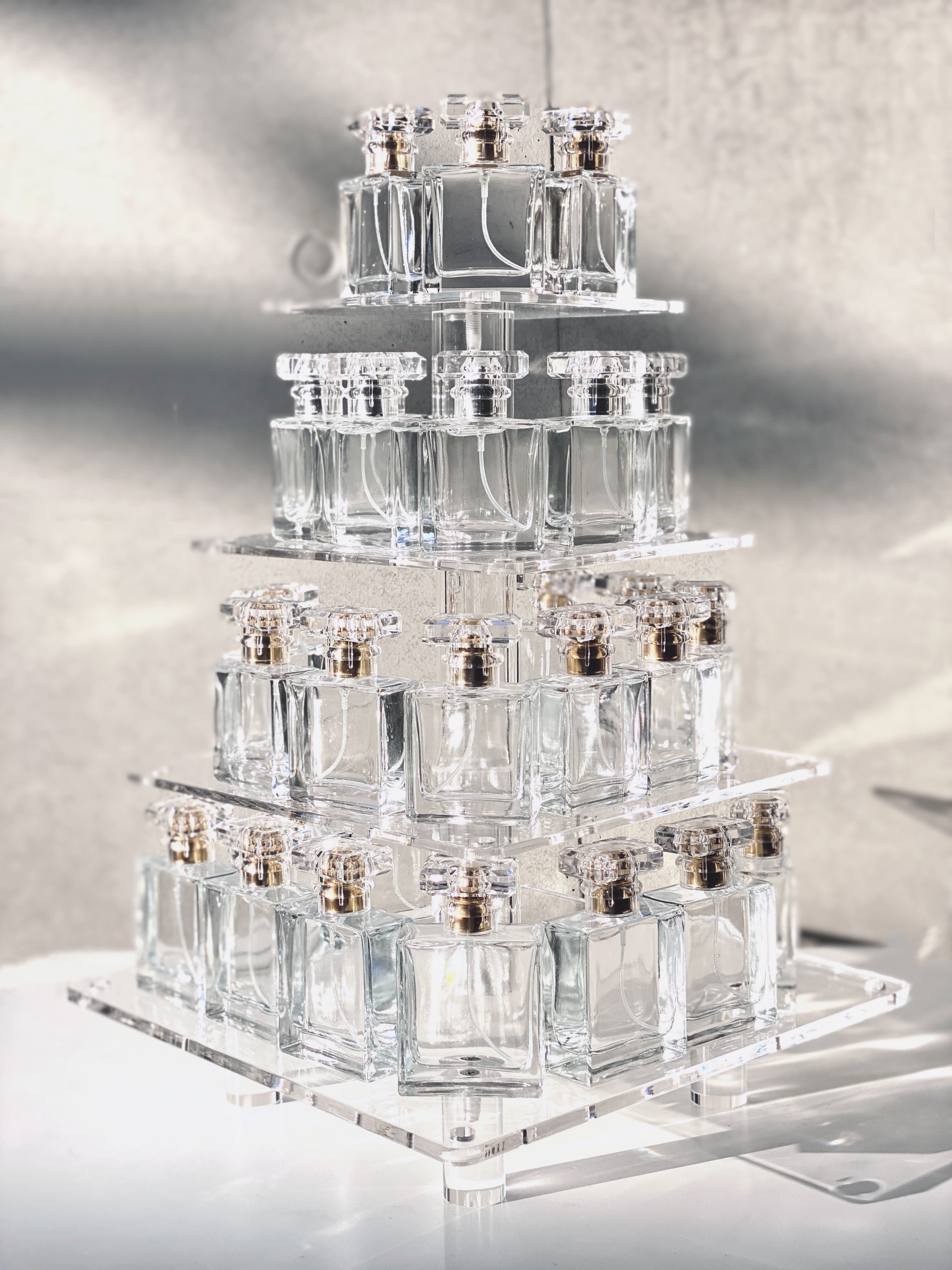 高級感ある香水ボトルのイメージ