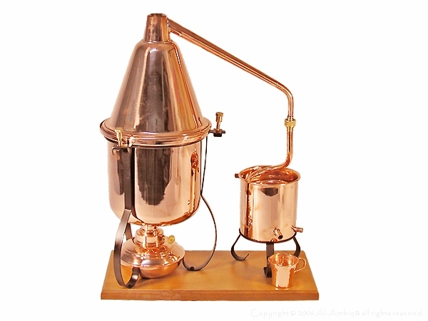 香りを抽出するための蒸留器の写真